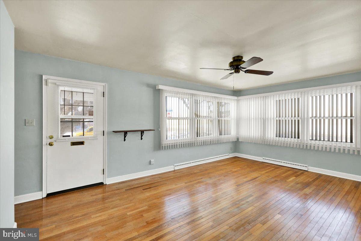 629 Lawrence Avenue photo 8