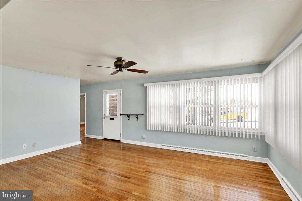 629 Lawrence Avenue photo 9