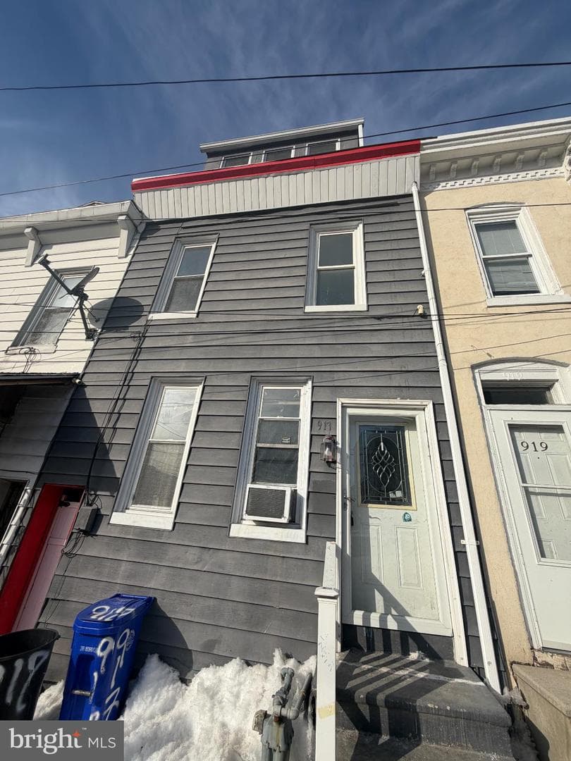917 Greenwich Street photo 4