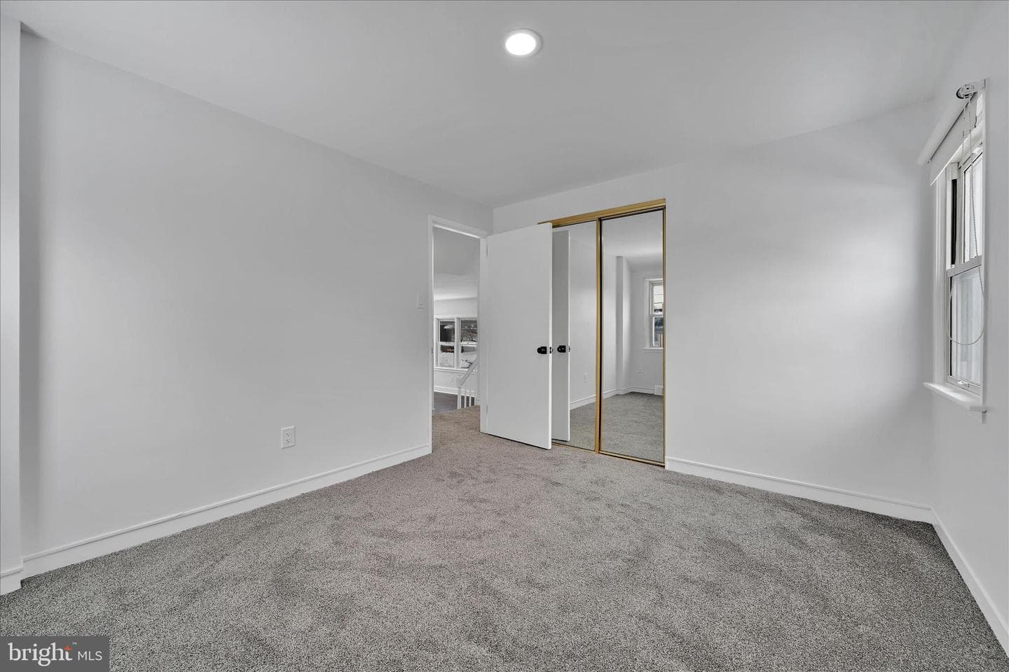 526 Harding Avenue photo 13