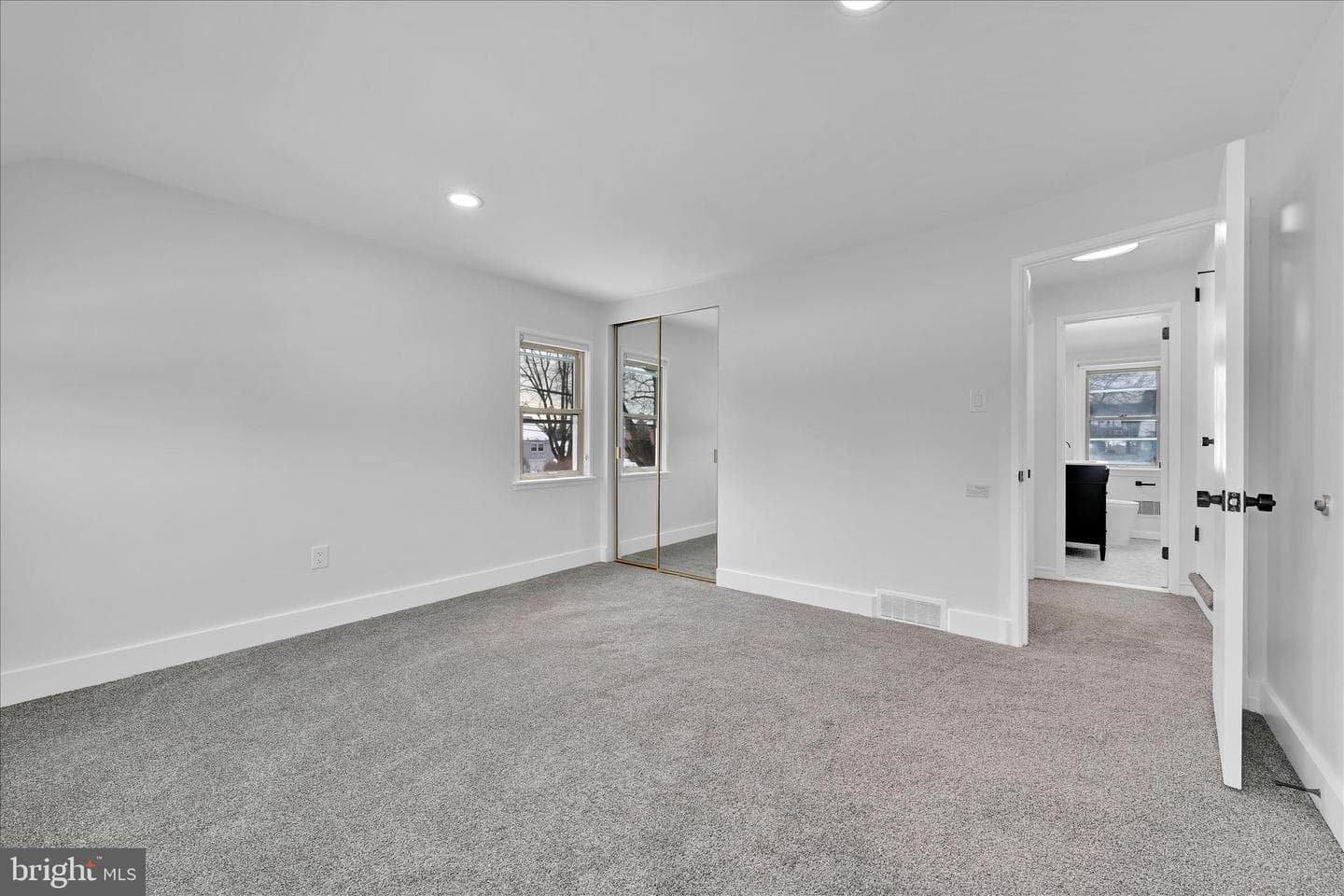 526 Harding Avenue photo 16