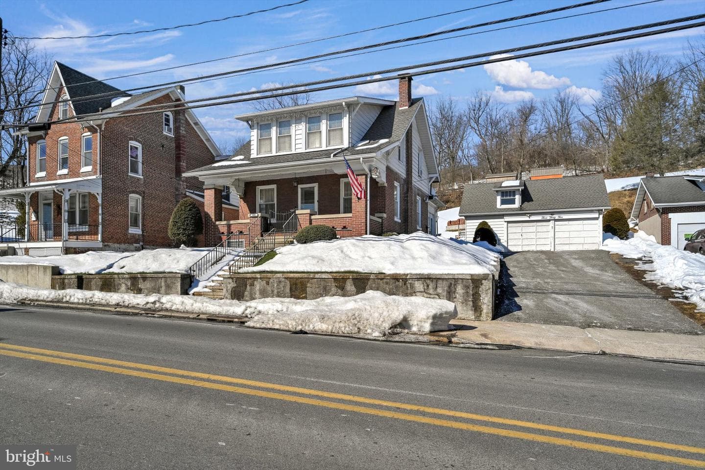 335 Main Street photo 2