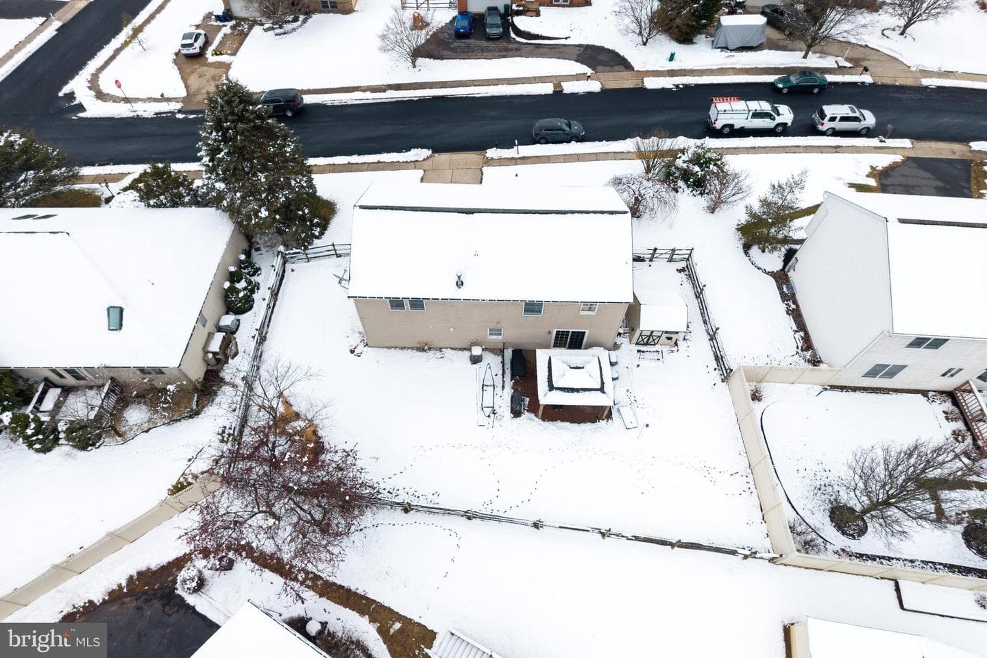 821 Colonial Drive photo 3