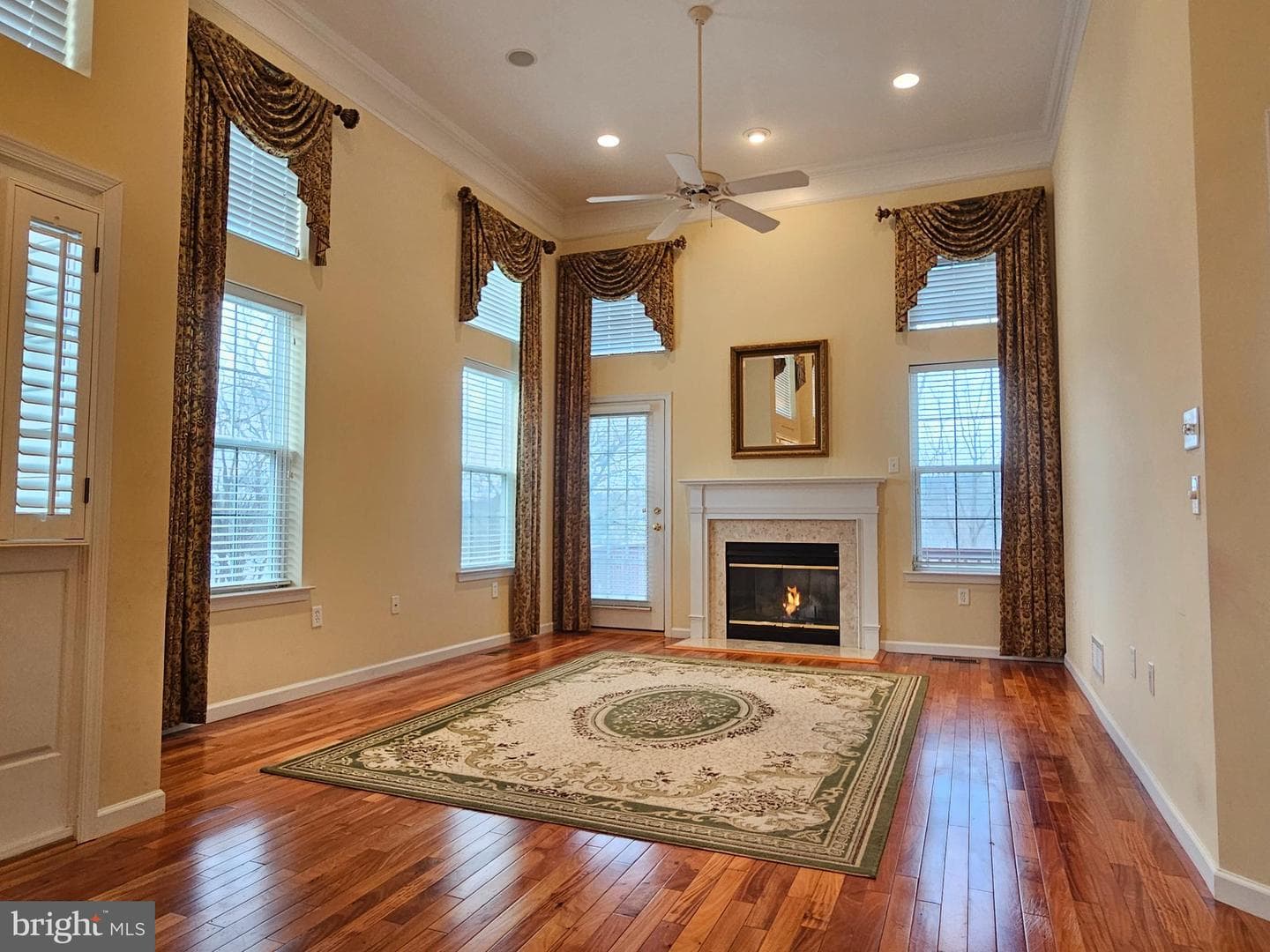 1509 Lexington Way photo 3