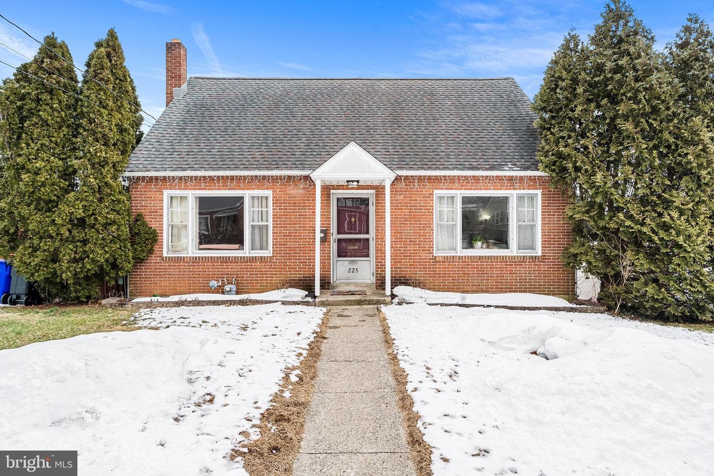 225 Mcclellan Street photo 1