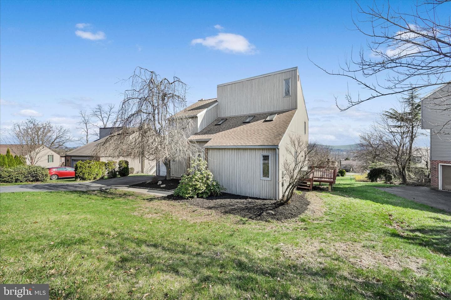 205 Pembroke Drive photo 32