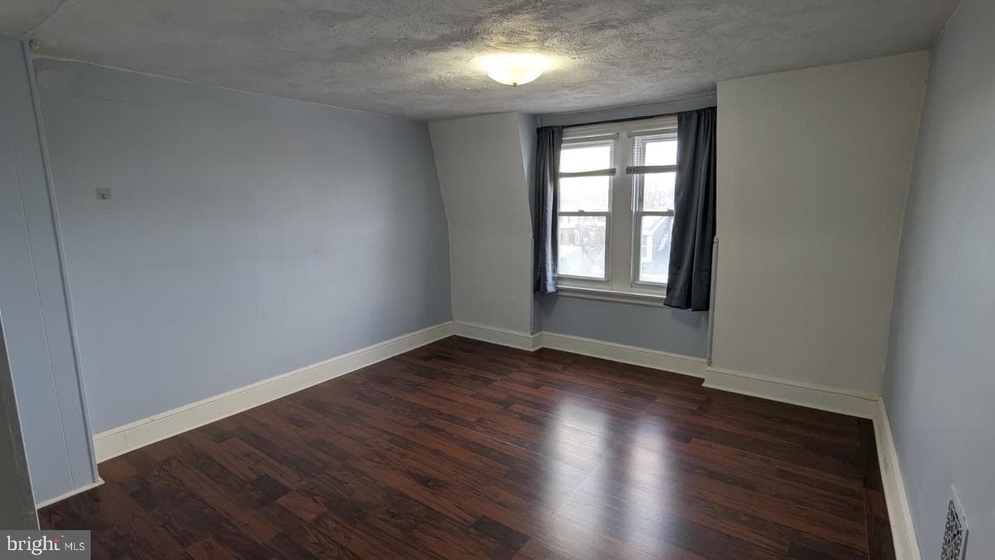 723 Thorn Street photo 32