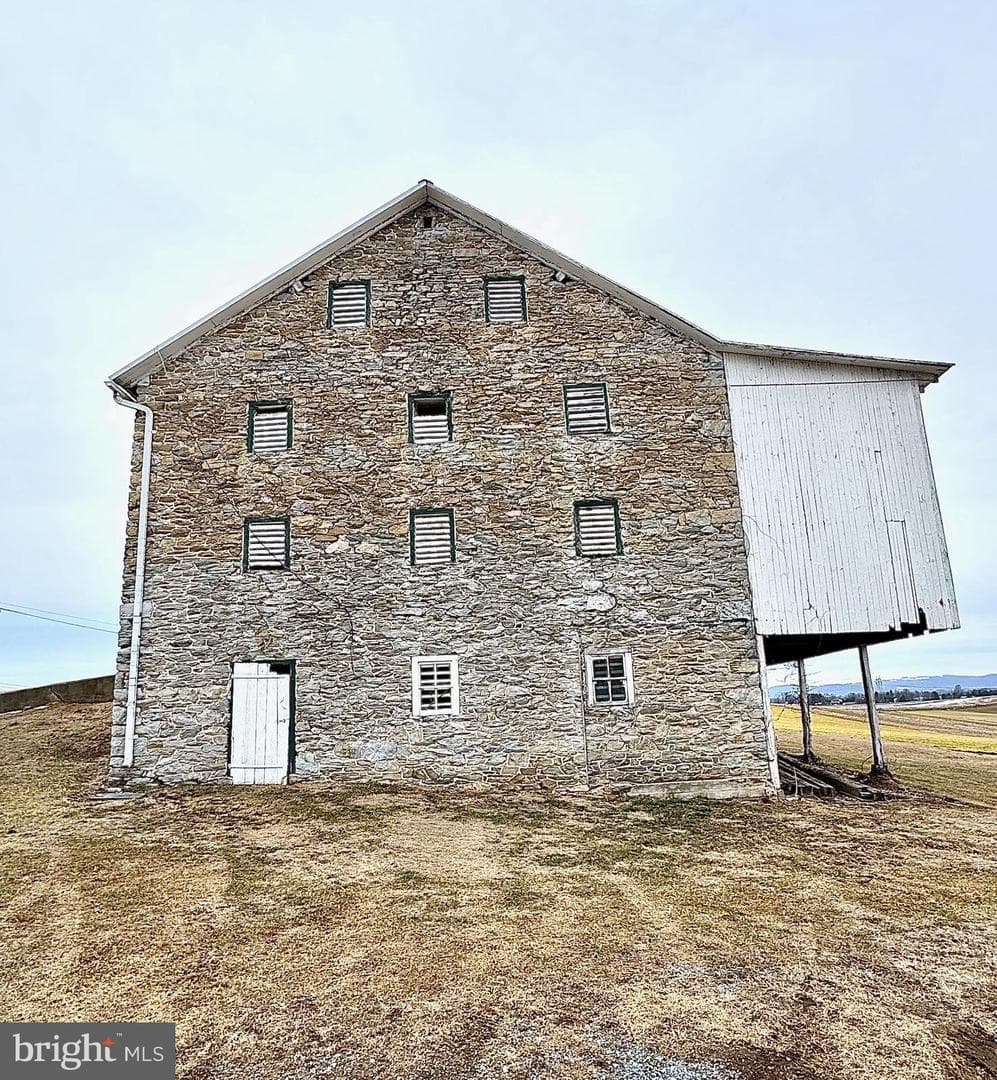 133 Hunter Road photo 28