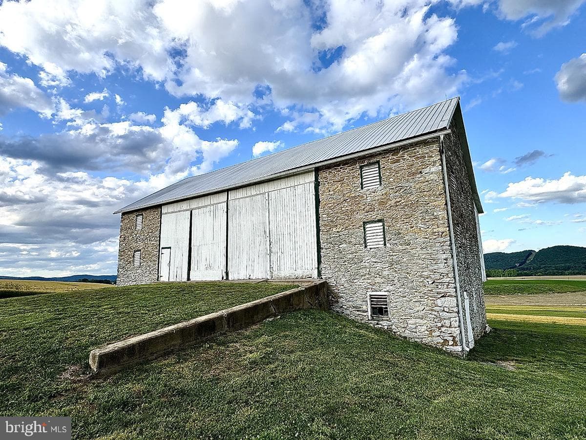 133 Hunter Road photo 32