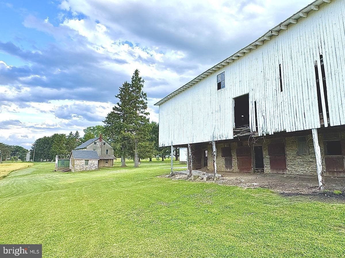 133 Hunter Road photo 34