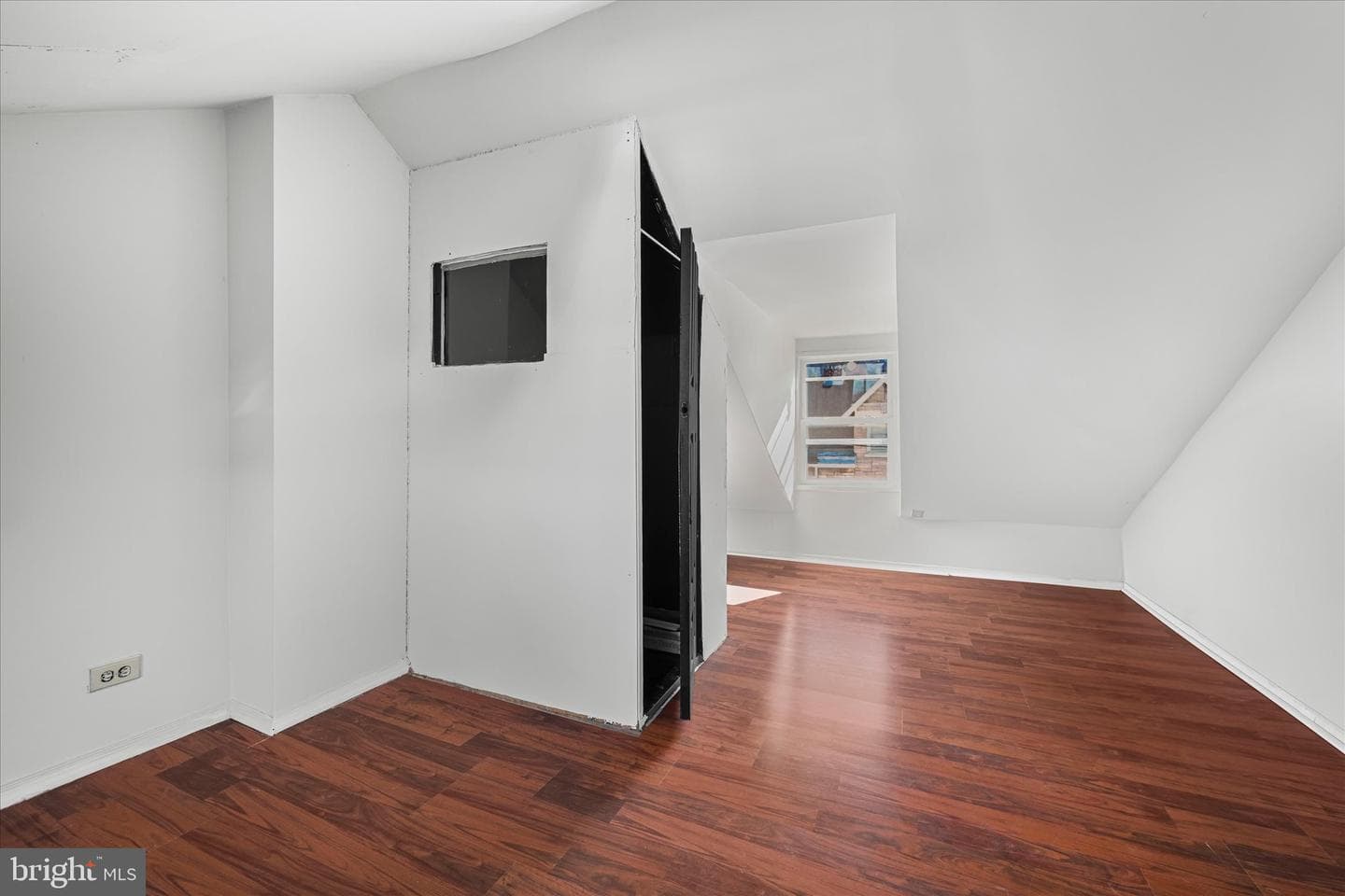 1042 Locust Street photo 22