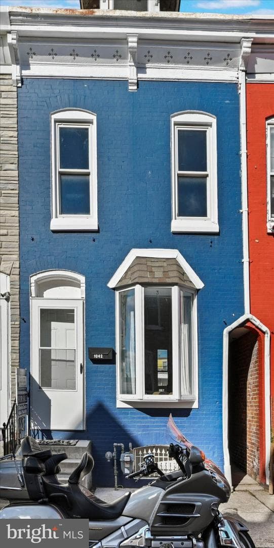 1042 Locust Street photo 3