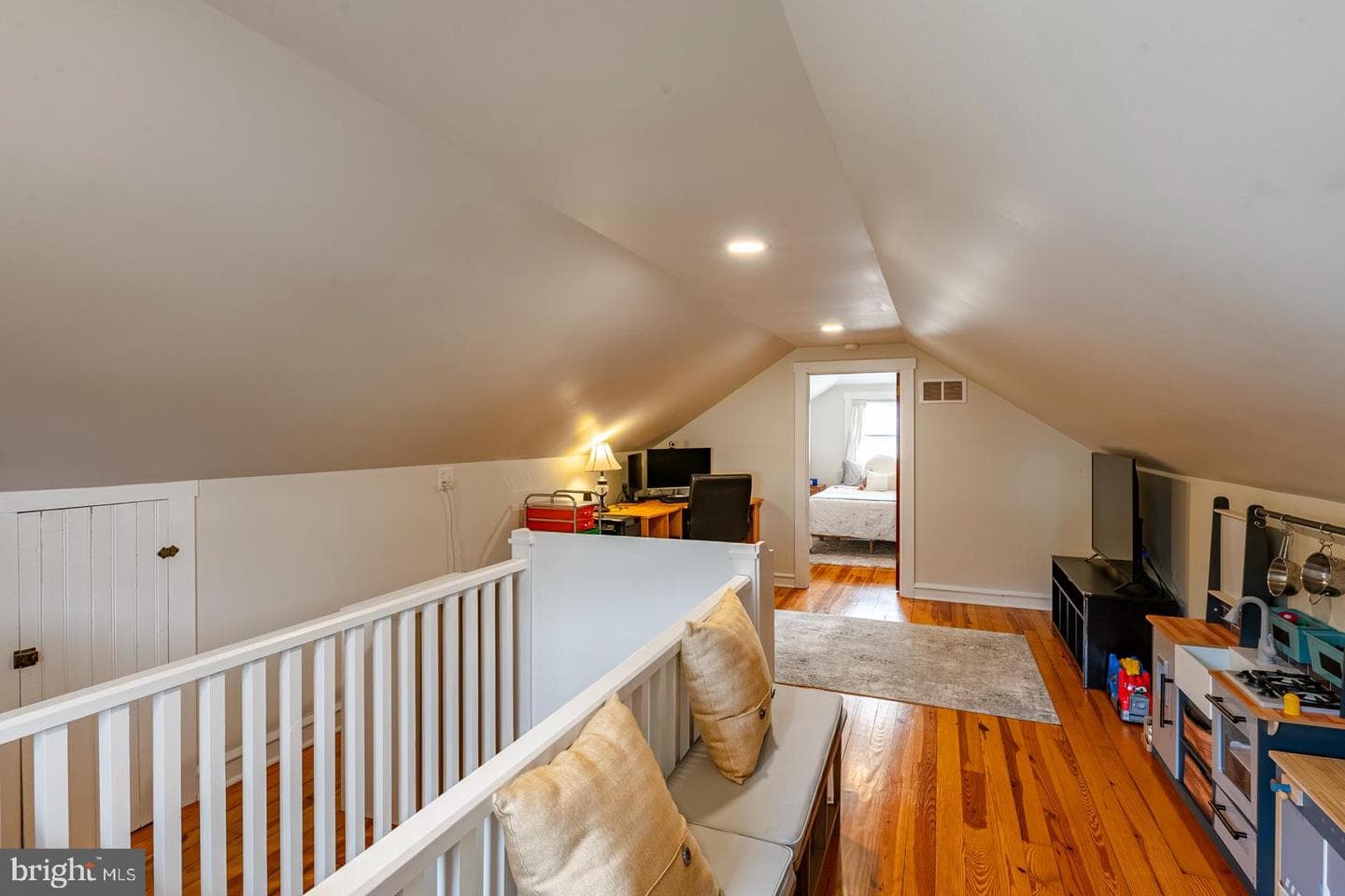 537 Cherry Street photo 19