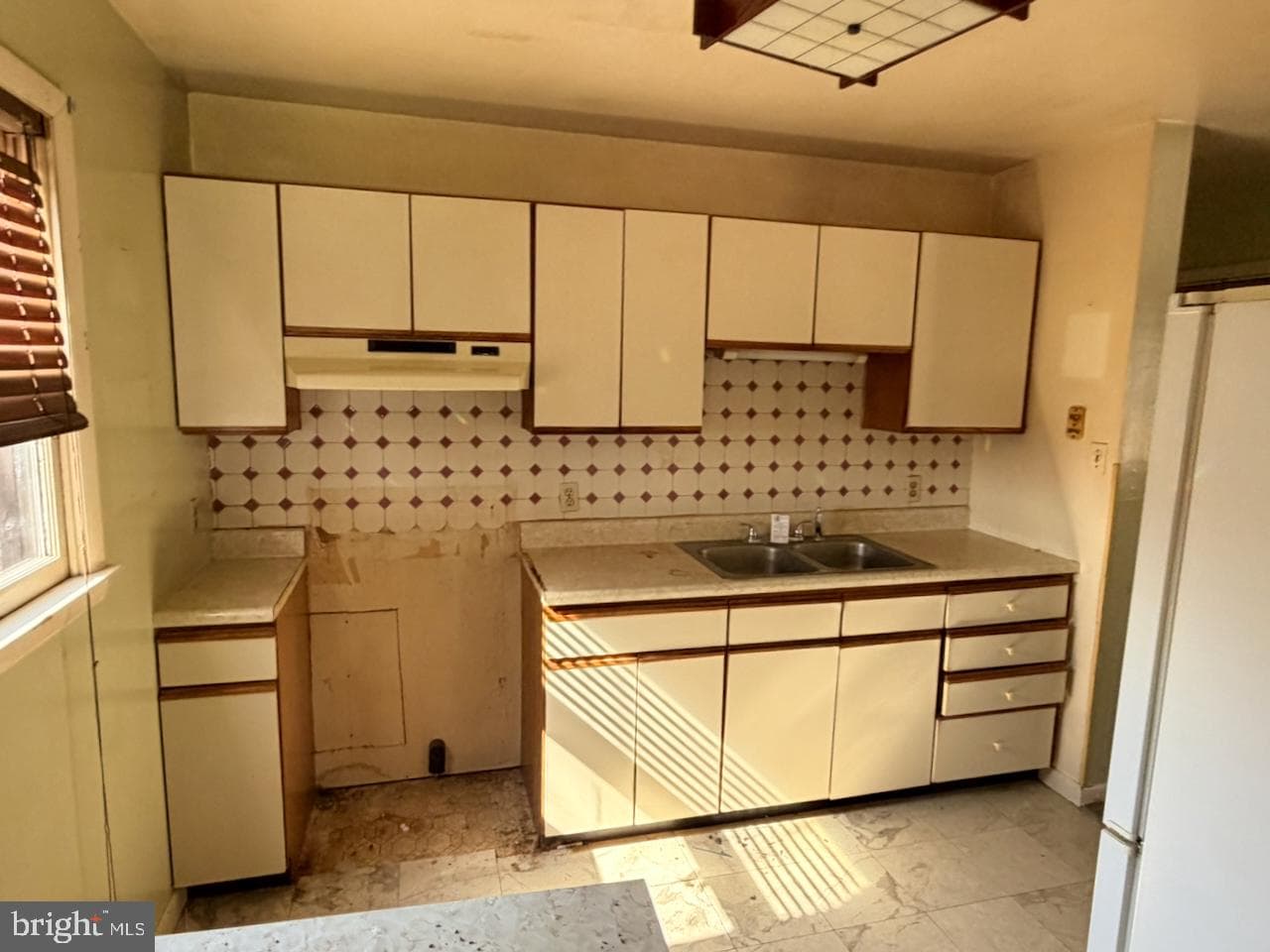 3804 Saint Lawrence Avenue photo 11