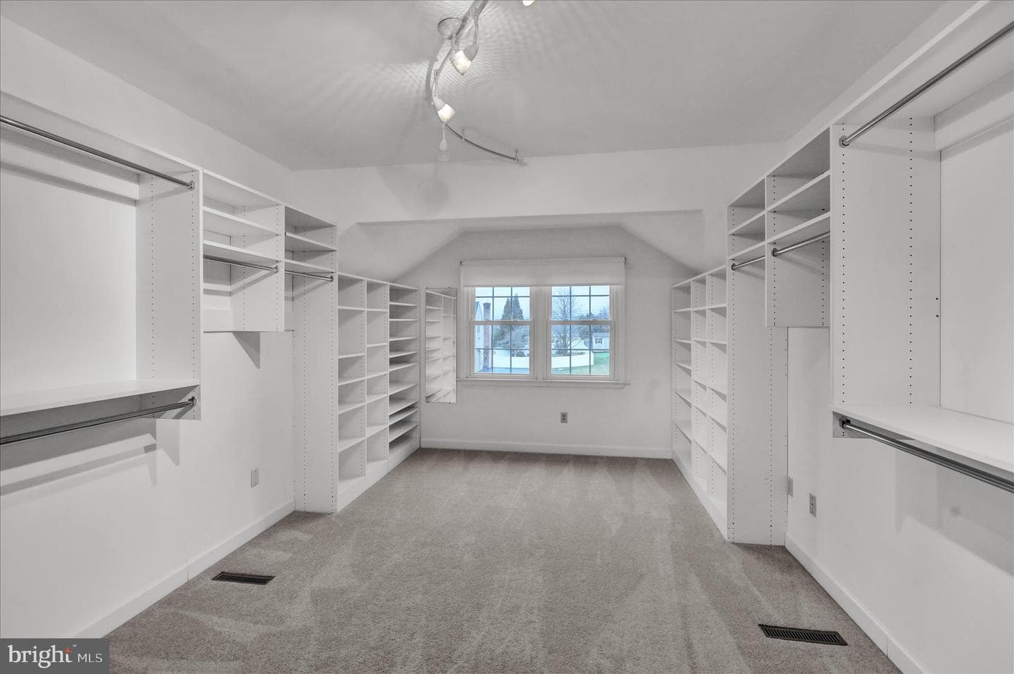 110 New York Avenue photo 37