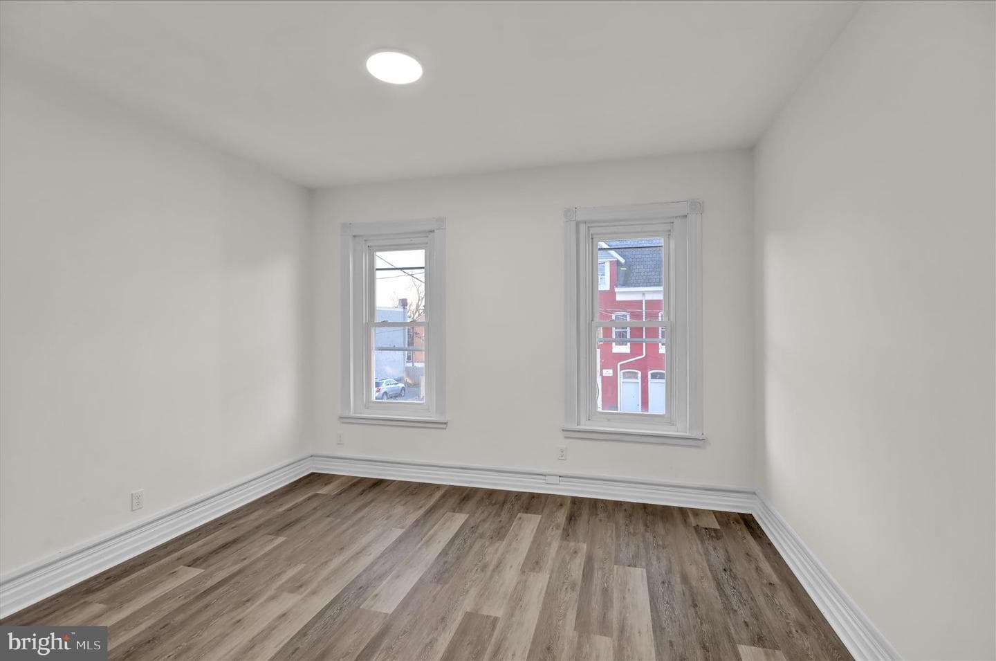 131 Elm Street photo 25