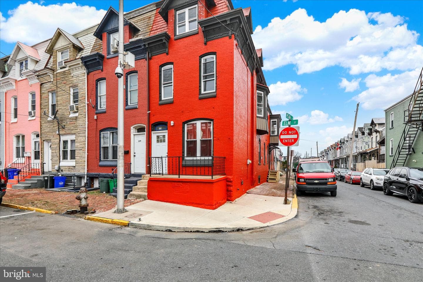 131 Elm Street photo 3