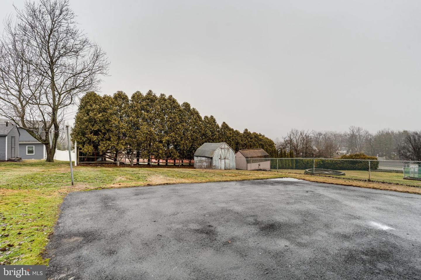 906 Berks Street photo 25
