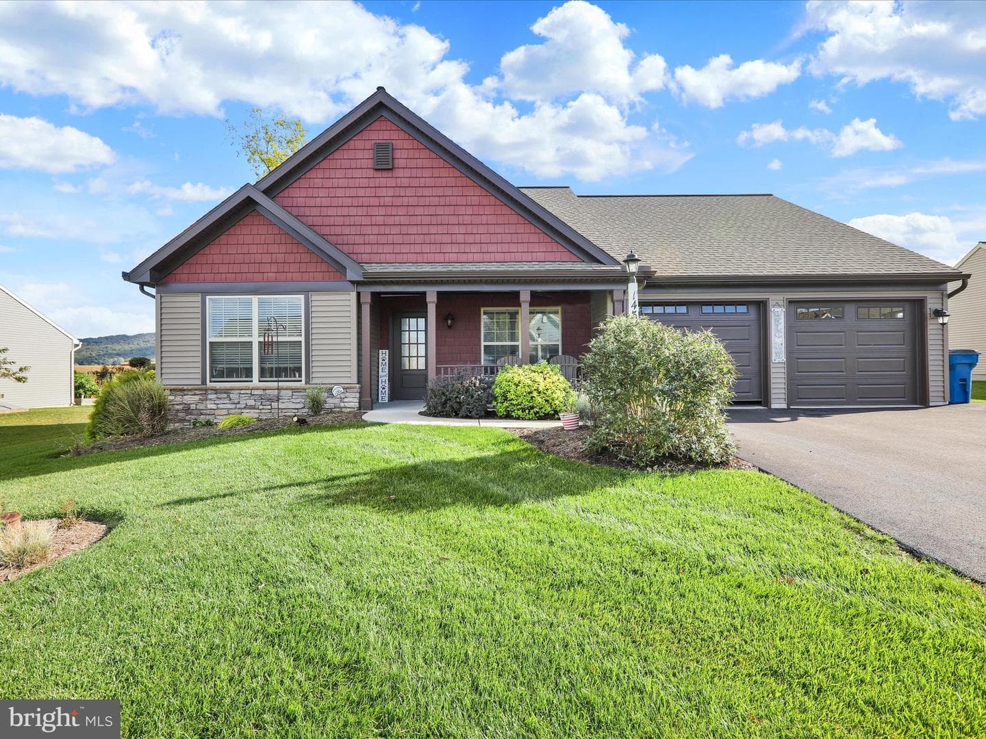 143 Rosebush Court photo 3