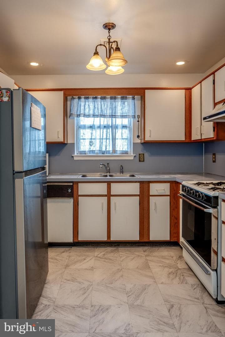 225 N 14th Street photo 15