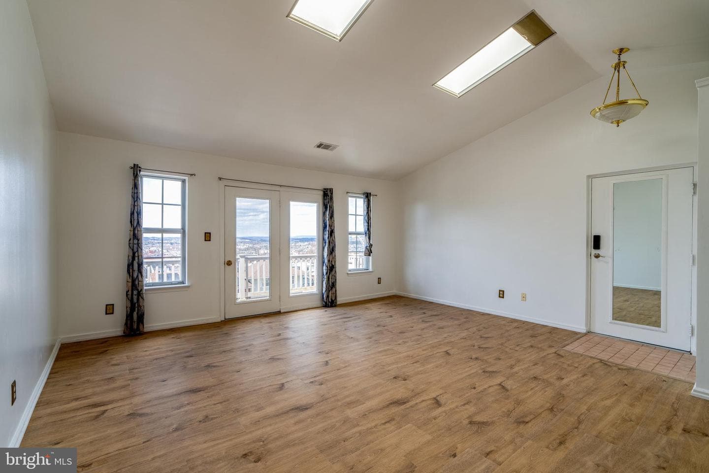 225 N 14th Street photo 7