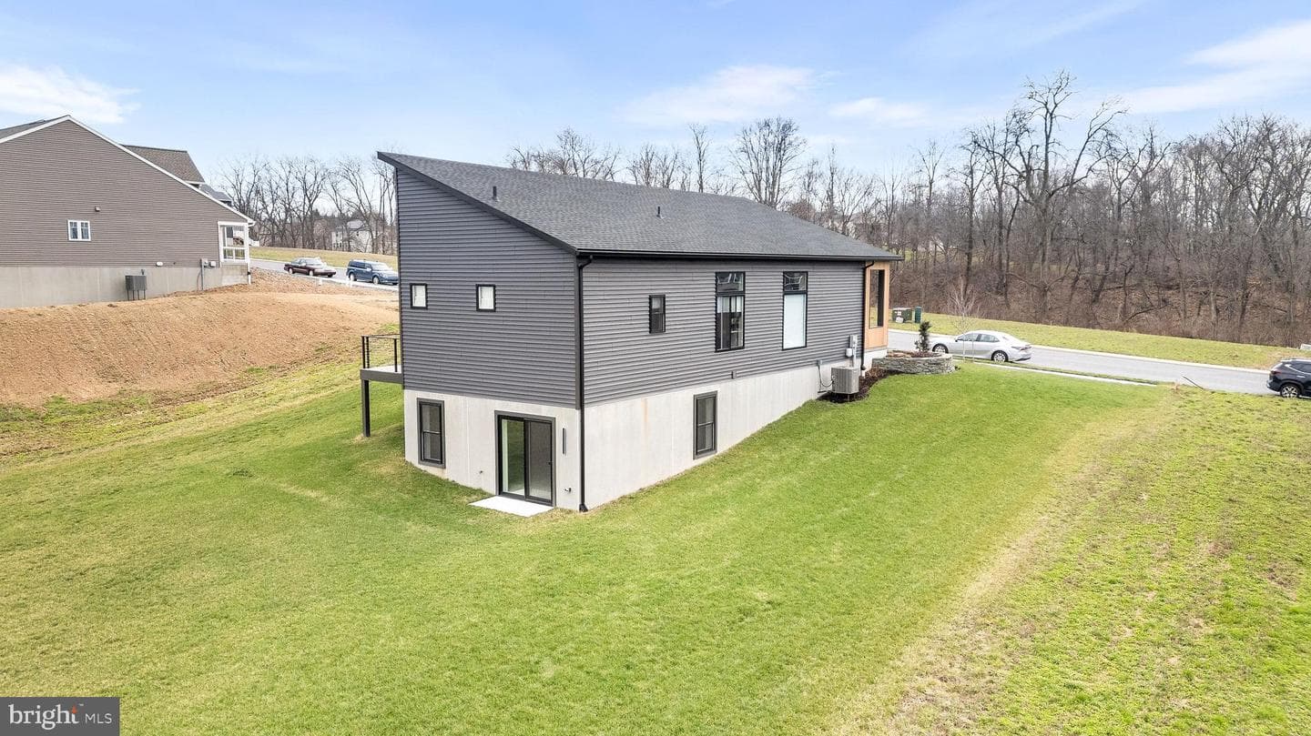 59 Clover Drive photo 54