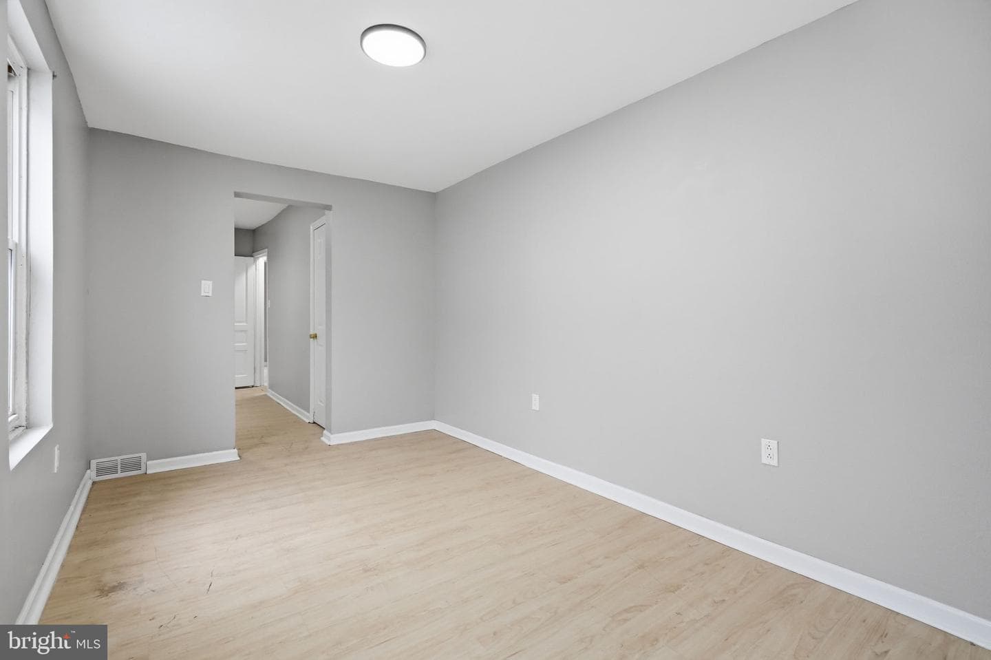 1043 Mulberry Street photo 27