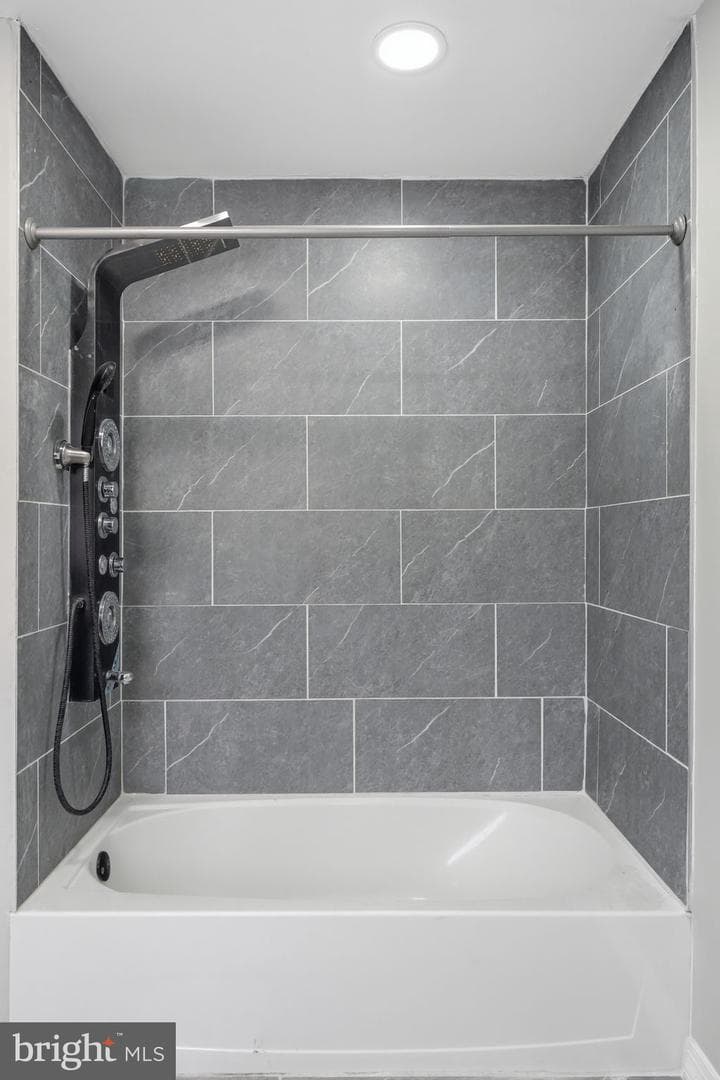 1043 Mulberry Street photo 32