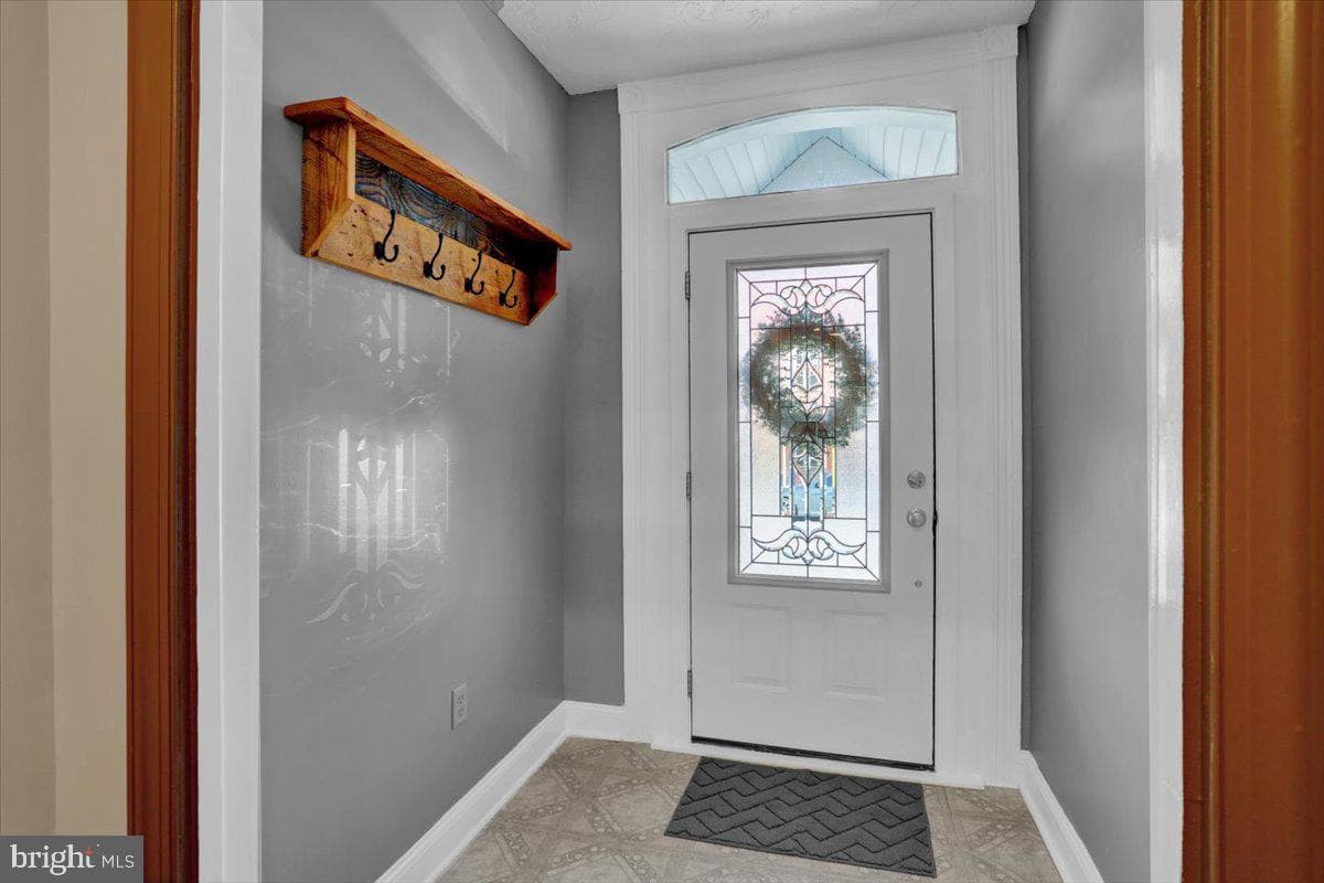 204 E High Street photo 3