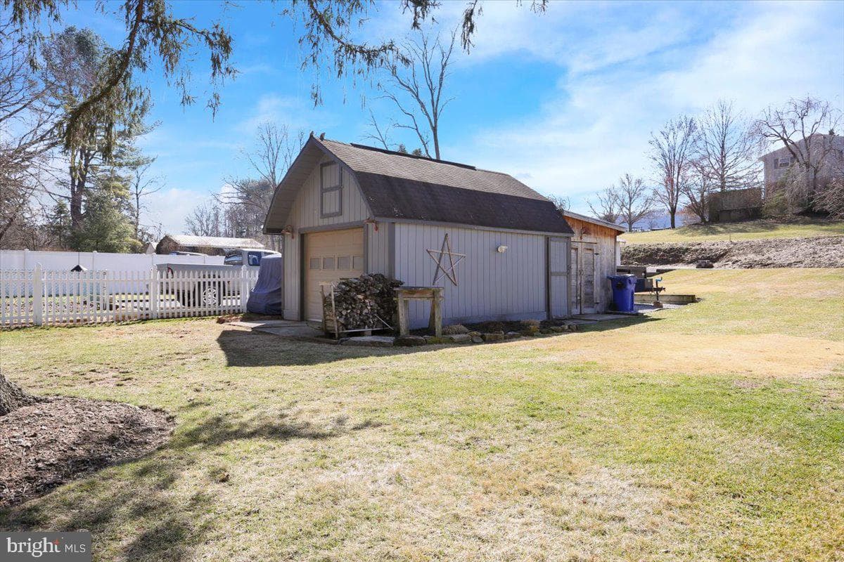 204 E High Street photo 52