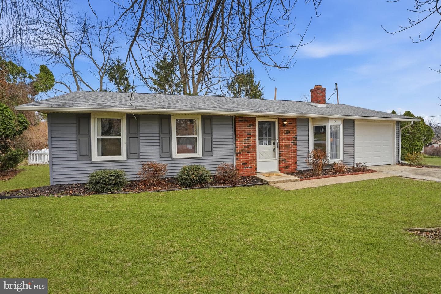 727 Highland Avenue photo 2