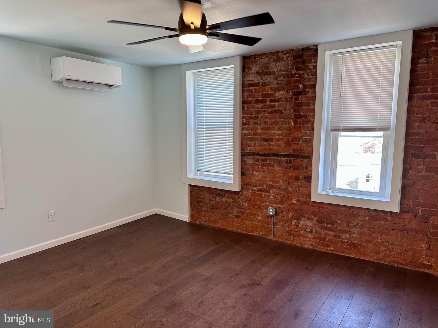 144 Noble Street photo 15