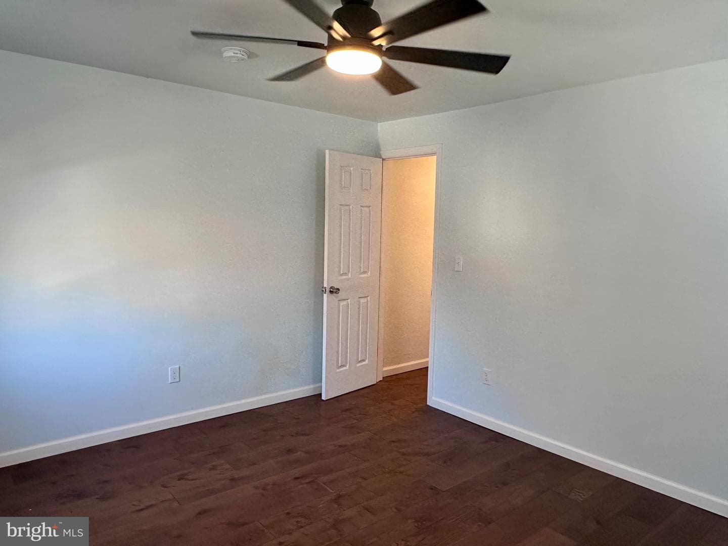 144 Noble Street photo 16