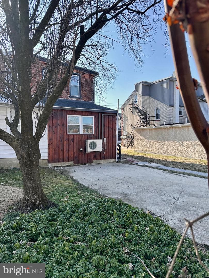 144 Noble Street photo 21