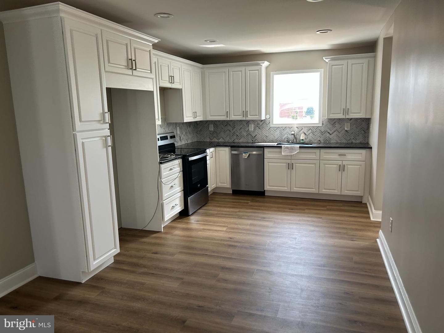 626 N Reading Avenue photo 5