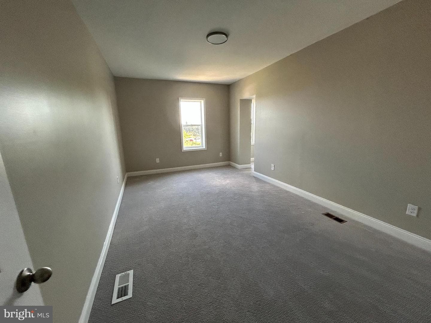 626 N Reading Avenue photo 8