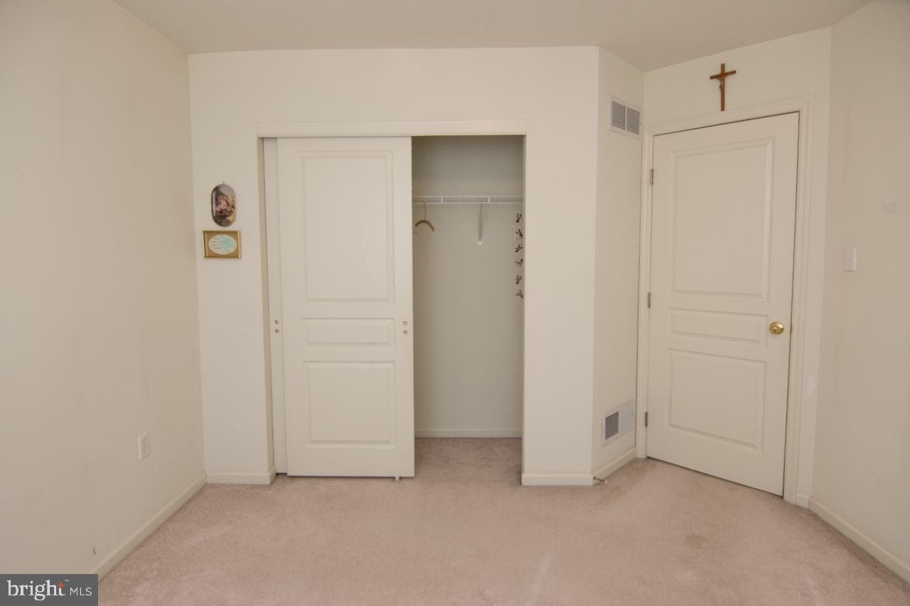 200 Walton Court photo 20