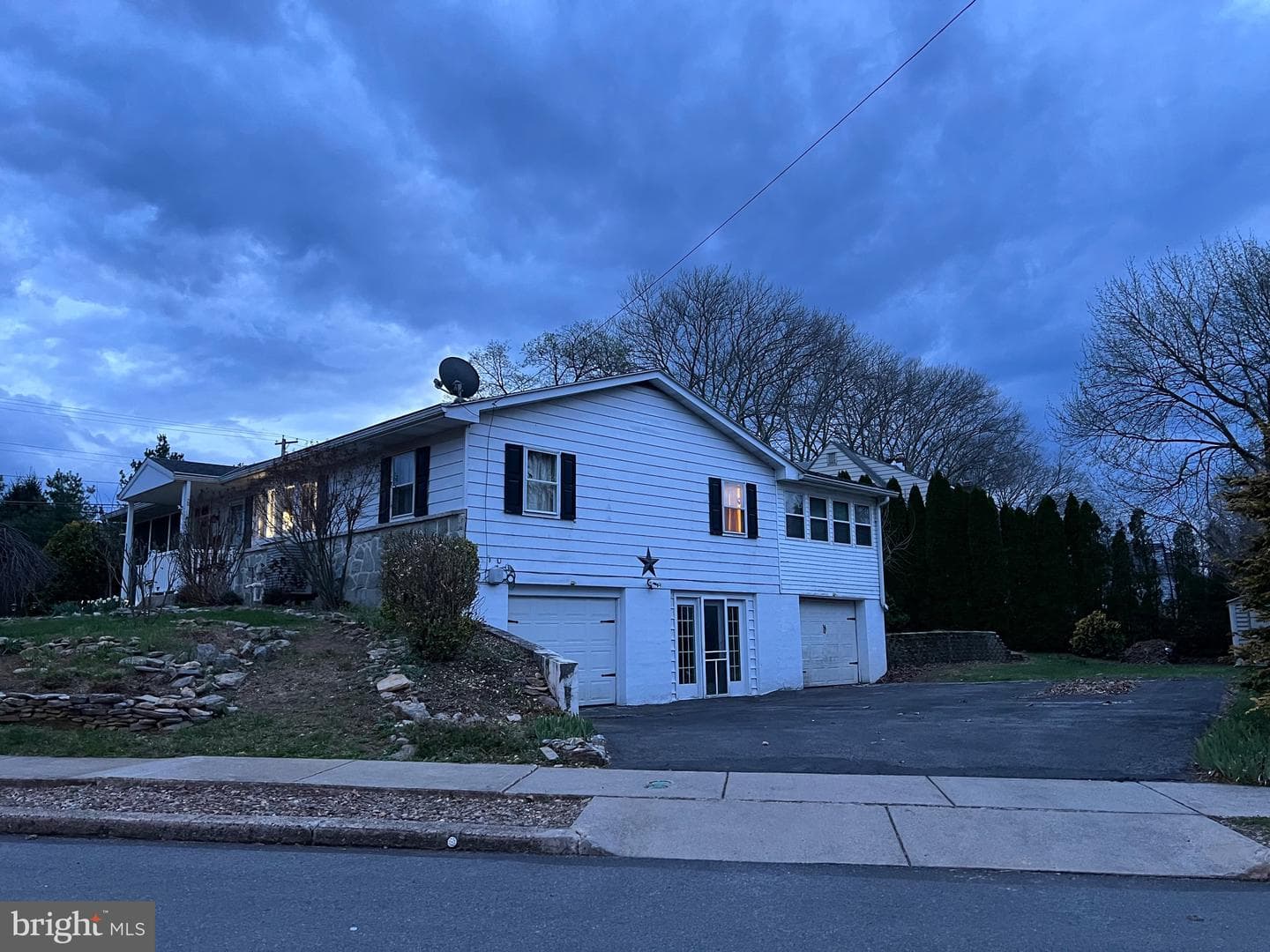 2 Locust Lane photo 40