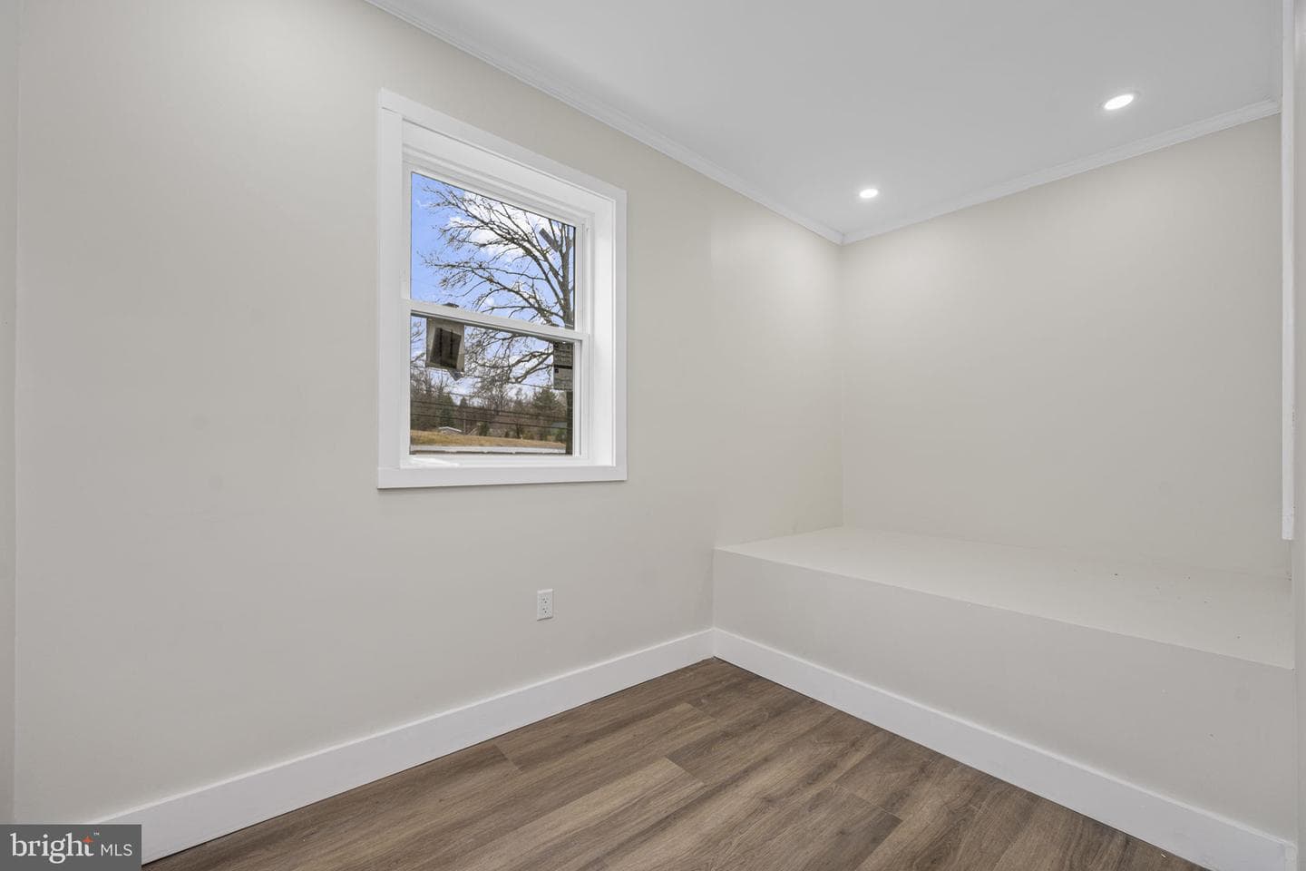 837 Philadelphia Avenue photo 12
