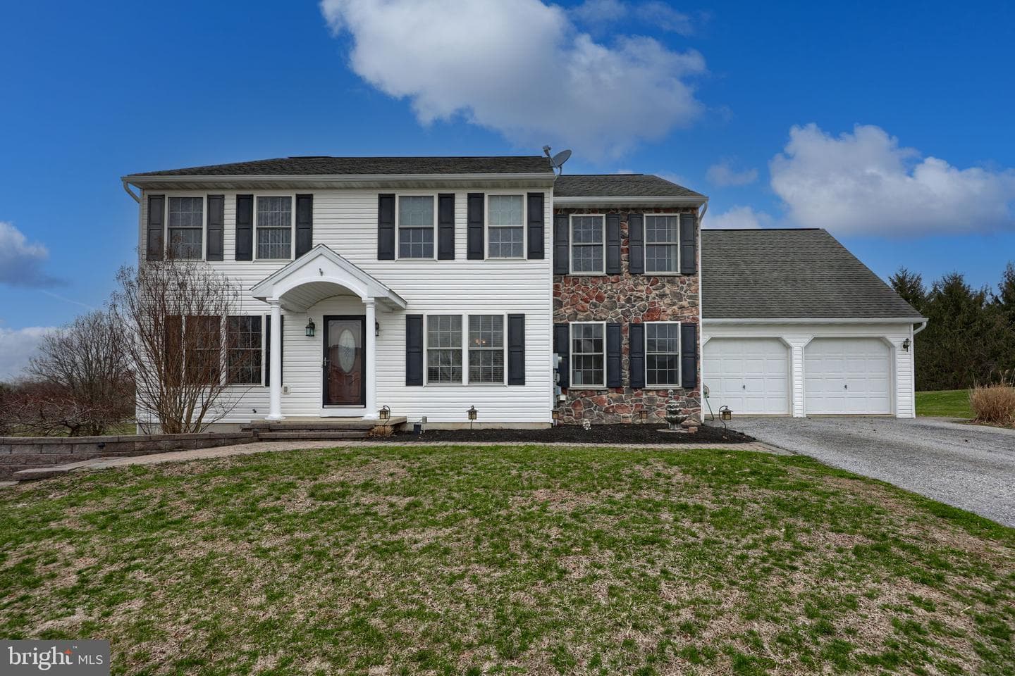 401 Harmony Lane photo 1