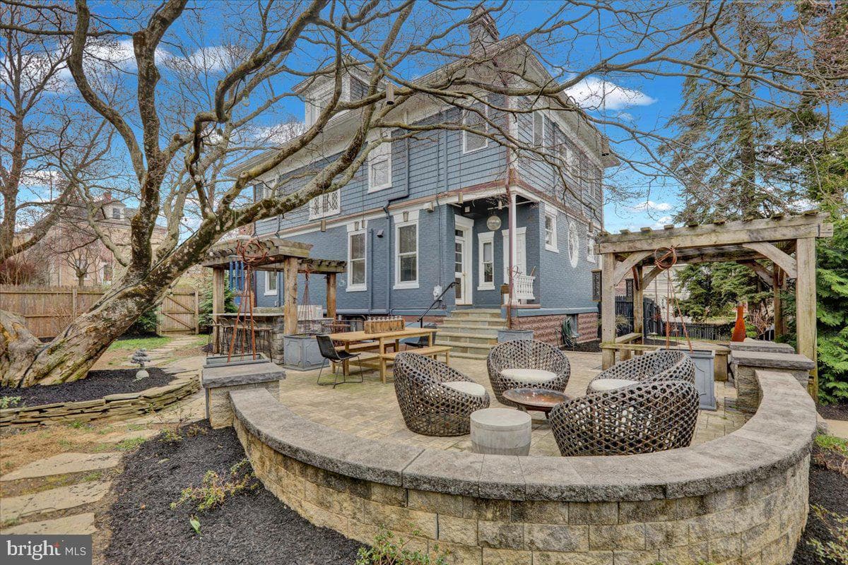 1245 Delaware Avenue photo 12