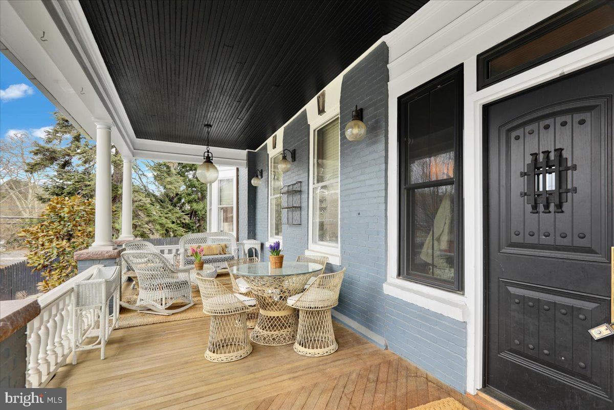 1245 Delaware Avenue photo 15