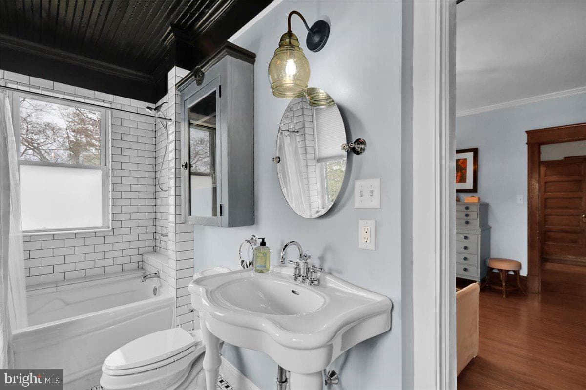 1245 Delaware Avenue photo 46