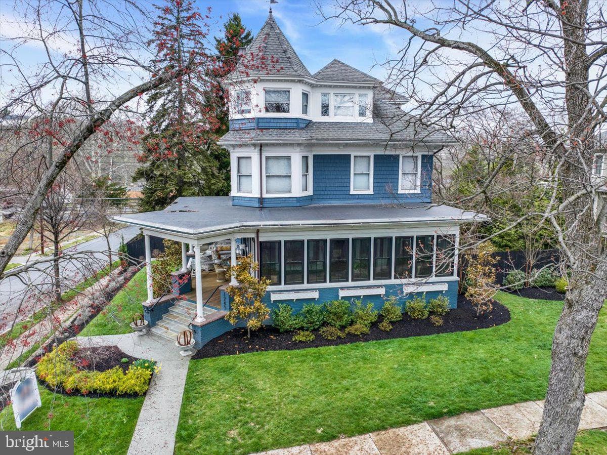 1245 Delaware Avenue photo 70
