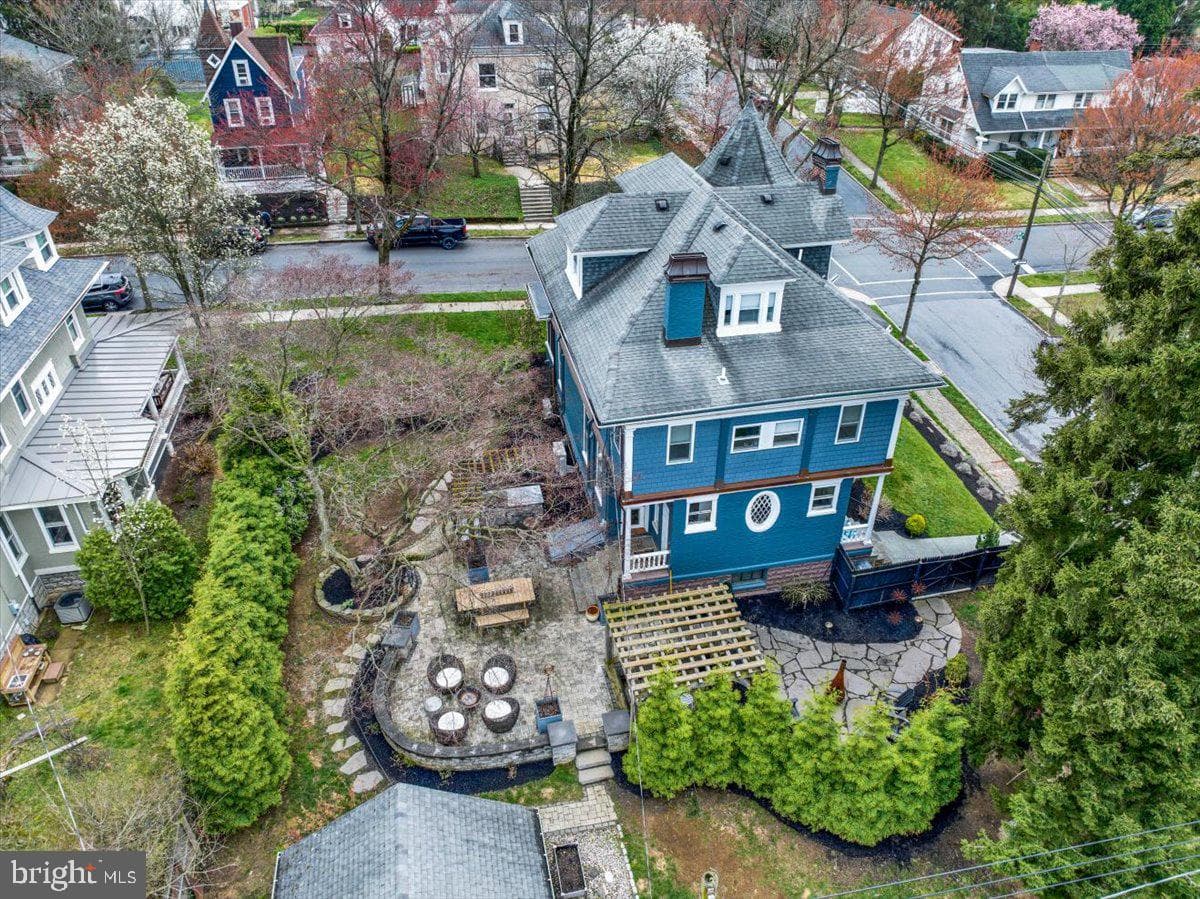 1245 Delaware Avenue photo 75