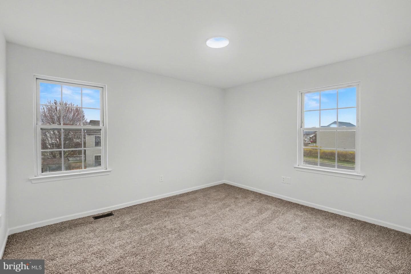 4983 Thornbury Cr photo 21