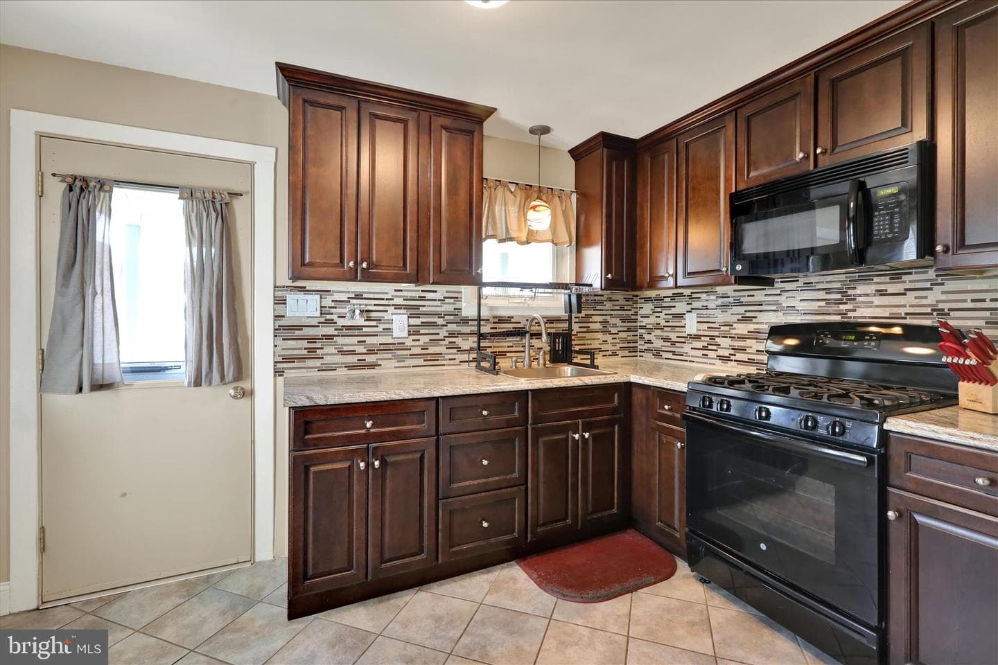 1410 Margaret Street photo 15