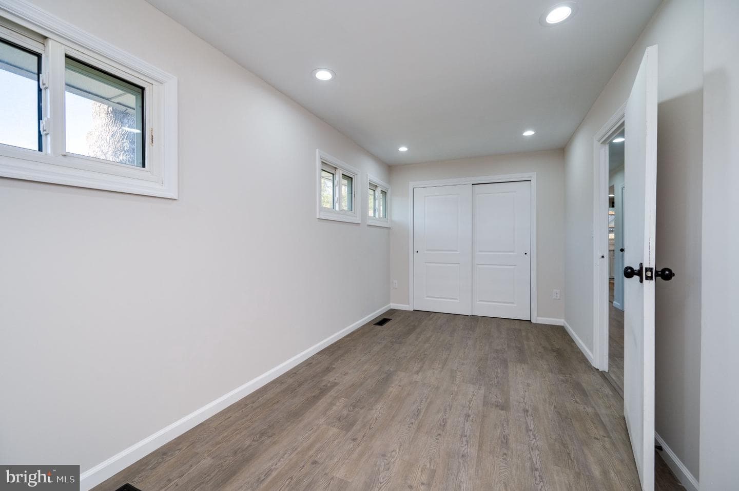6 Circle Drive photo 32