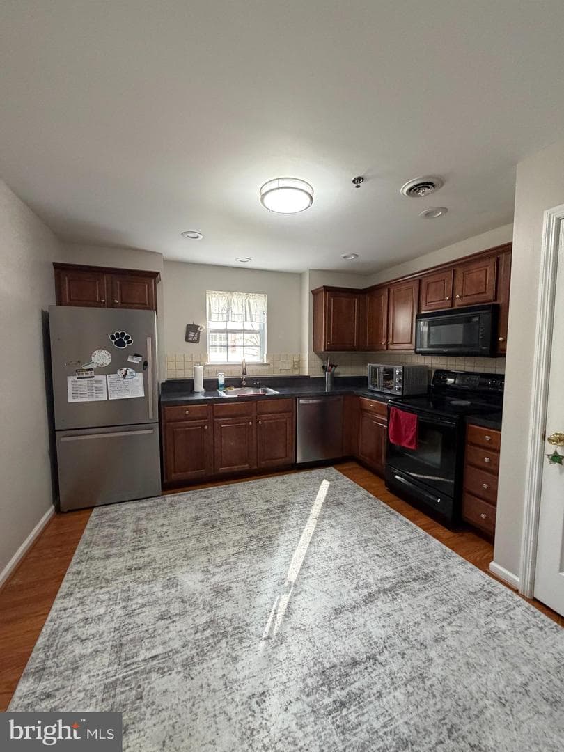 182 Christine Drive photo 9