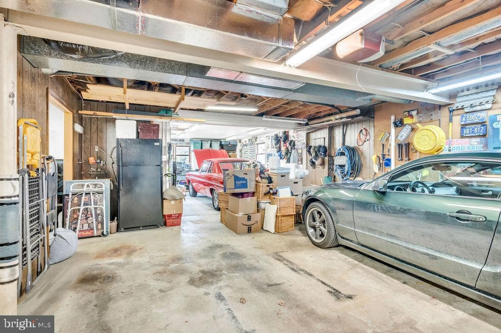 672 W Spring Street photo 26